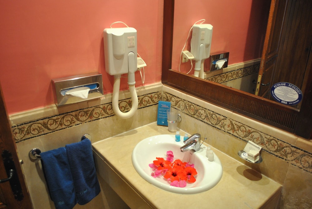 Hotel Dar el Bhar — Hotel rooms in Mezraya, Medenine