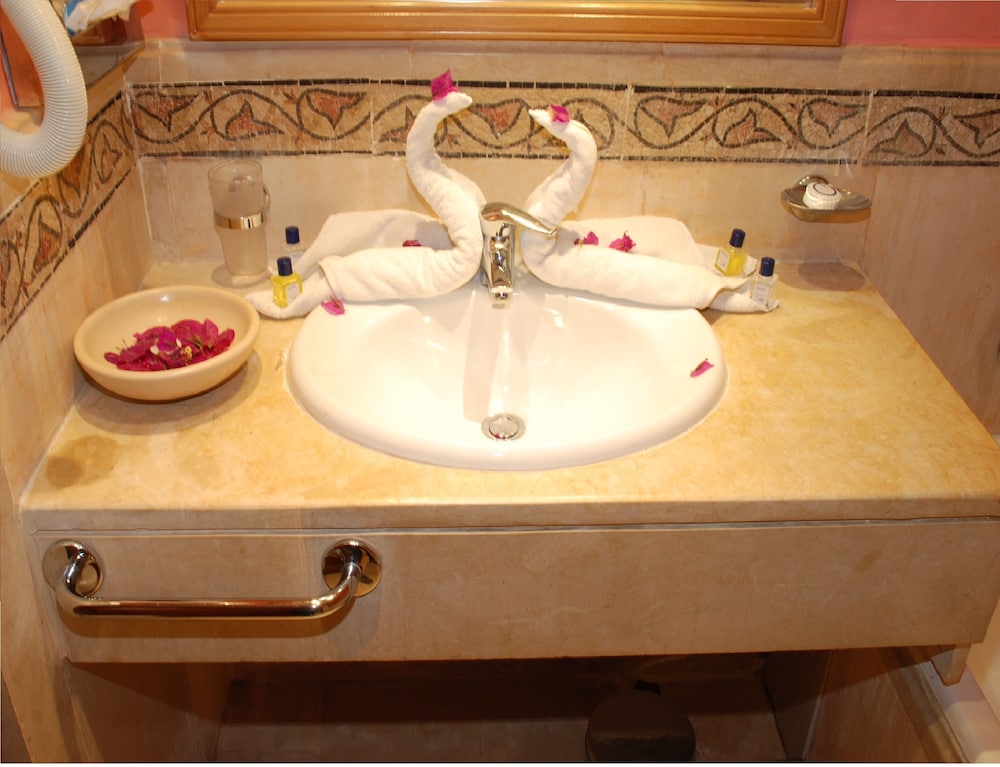 Hotel Dar el Bhar — Hotel rooms in Mezraya, Medenine