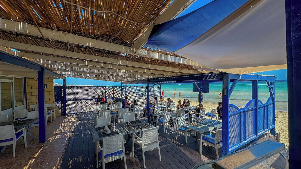 Hotel Dar el Bhar — Restaurant & bars in Mezraya, Medenine
