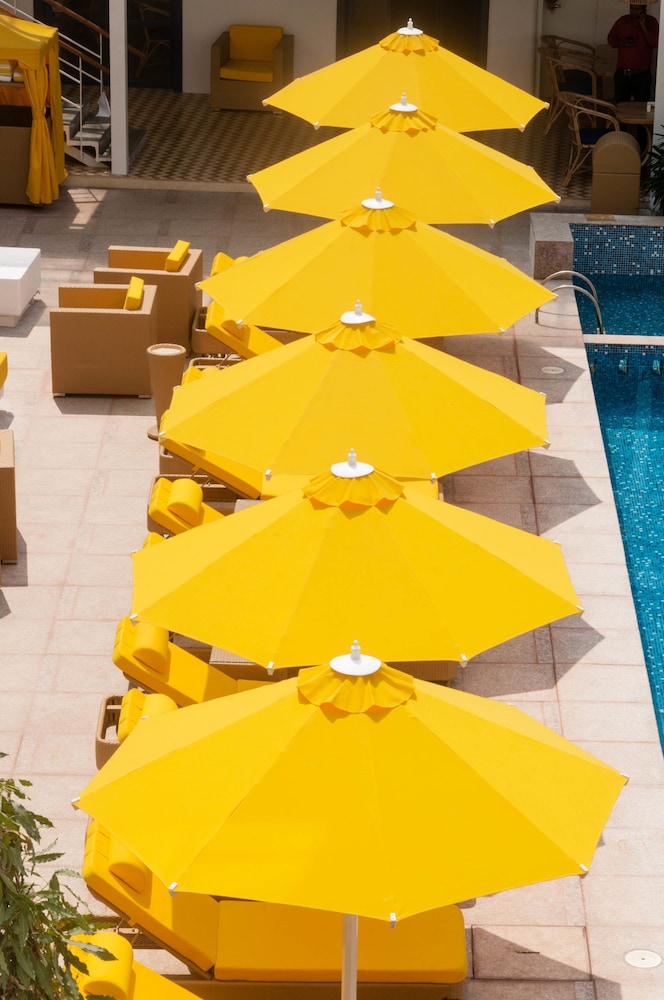 BloomSuites - Calangute — Swimming pool in Calangute, Goa