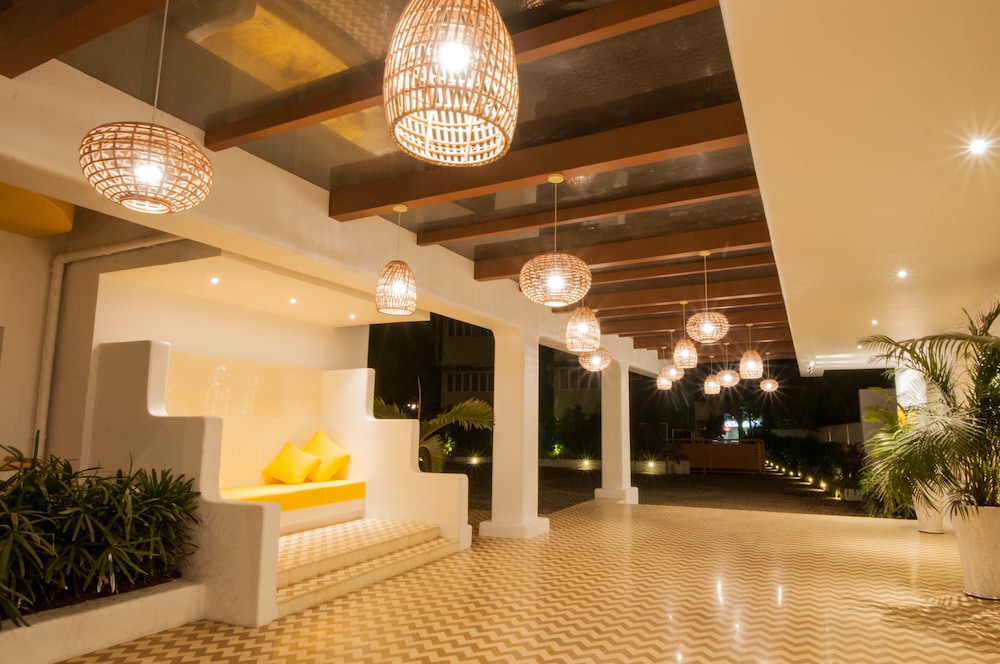 BloomSuites - Calangute — Hotel building in Calangute, Goa