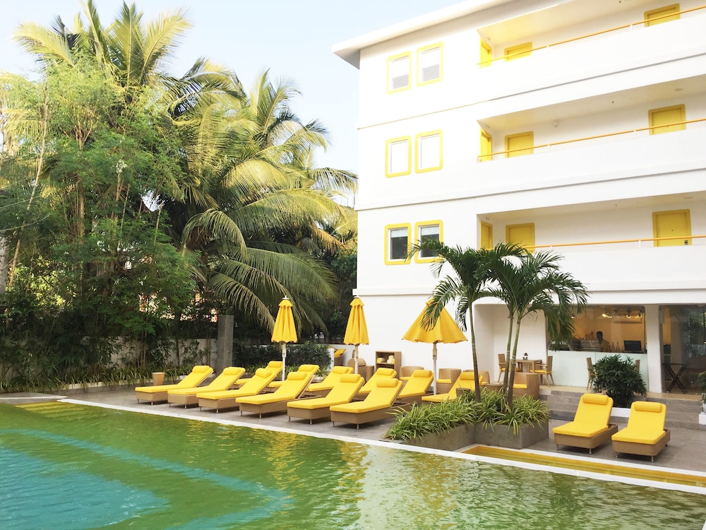 BloomSuites - Calangute — Swimming pool in Calangute, Goa