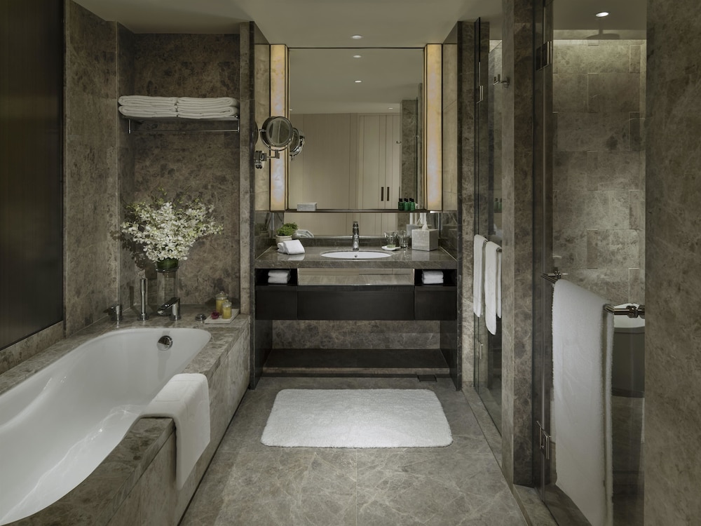 Shangri-La Colombo — Hotel rooms in Colombo, Western Province
