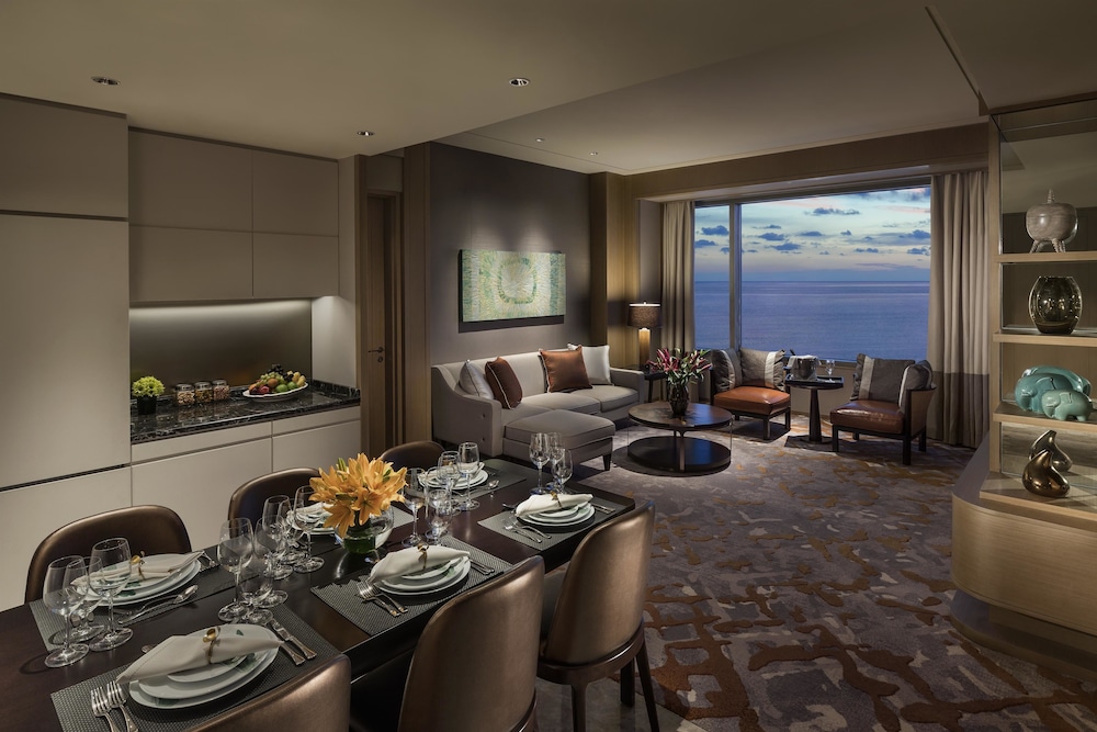 Shangri-La Colombo — Hotel rooms in Colombo, Western Province