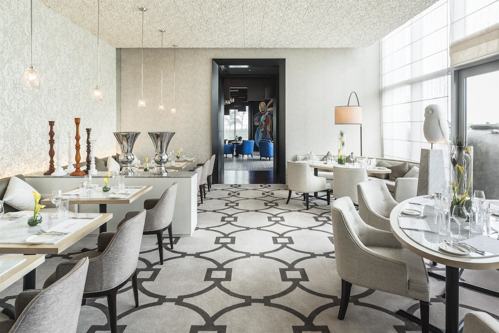 Shangri-La Colombo — Restaurant & bars in Colombo, Western Province
