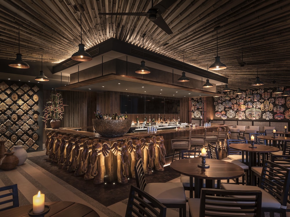 Shangri-La Colombo — Restaurant & bars in Colombo, Western Province