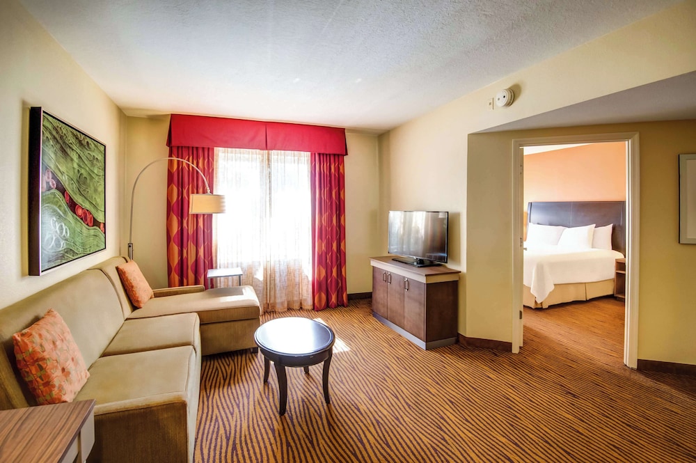 Hilton Garden Inn Tampa Ybor Historic District — Hotel rooms in Tampa, Florida