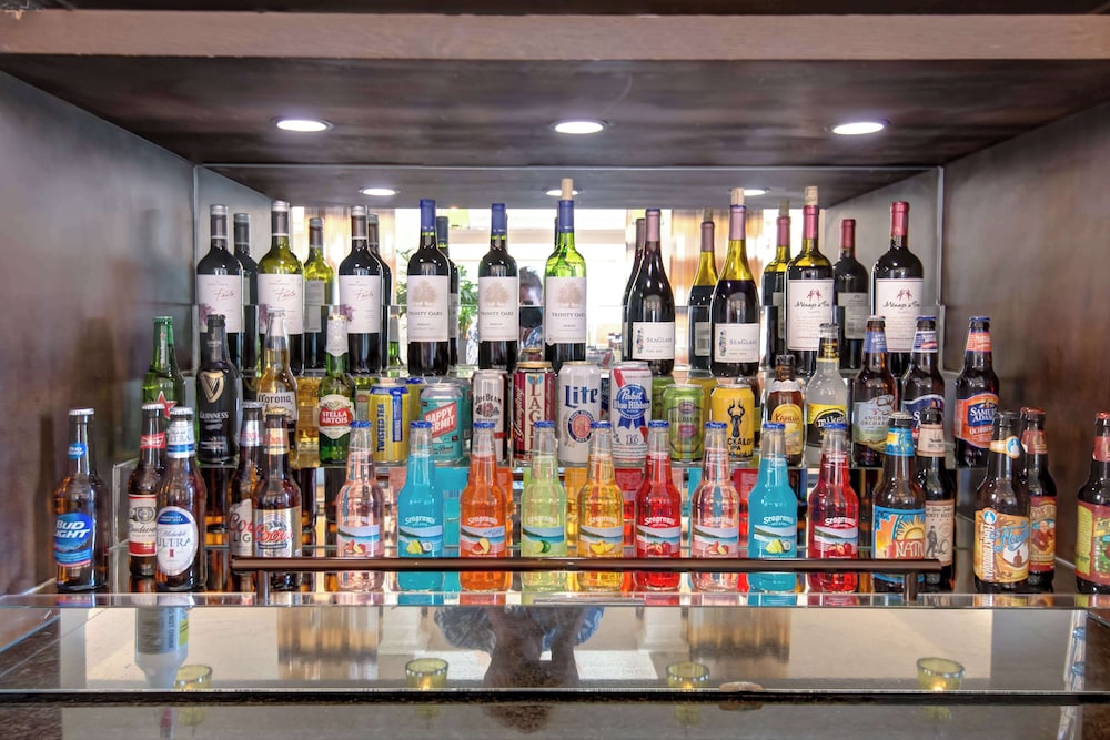 Hilton Garden Inn Tampa Ybor Historic District — Restaurant & bars in Tampa, Florida