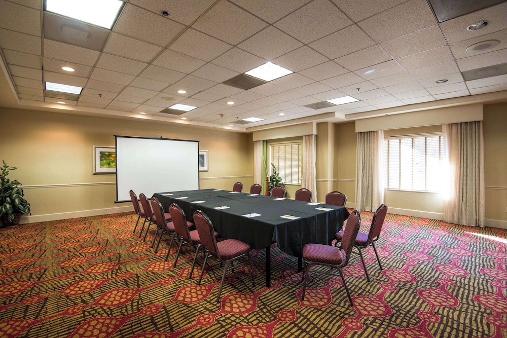 Hilton Garden Inn Tampa Ybor Historic District — Hotel building in Tampa, Florida