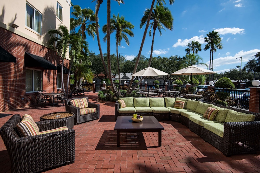 Hilton Garden Inn Tampa Ybor Historic District — Restaurant & bars in Tampa, Florida