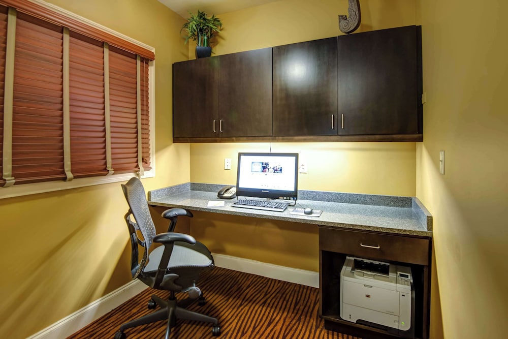 Hilton Garden Inn Tampa Ybor Historic District — Hotel rooms in Tampa, Florida