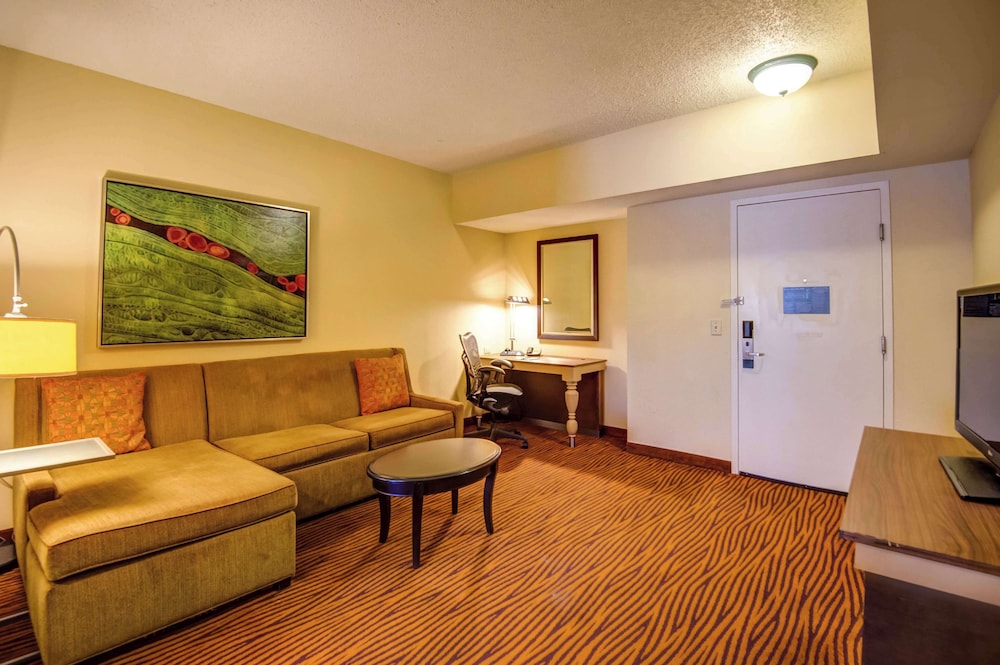 Hilton Garden Inn Tampa Ybor Historic District — Hotel rooms in Tampa, Florida