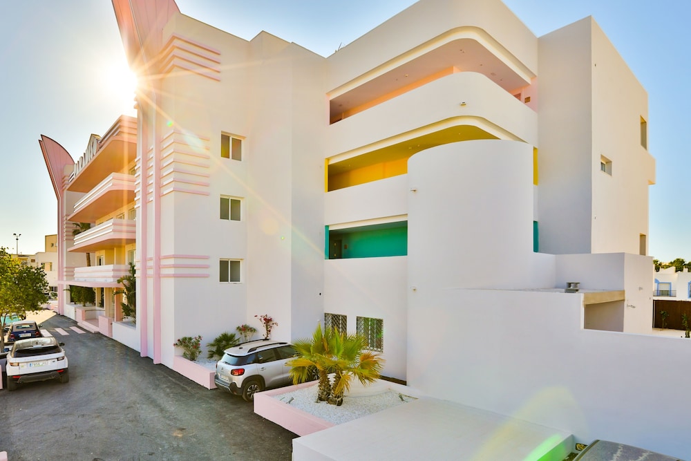Paradiso Ibiza Art Hotel - Adults Only — Hotel building in San Antonio, Balearic Islands