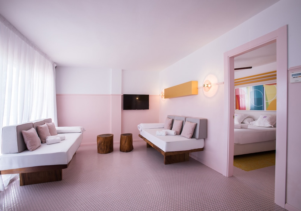 Paradiso Ibiza Art Hotel - Adults Only — Hotel rooms in San Antonio, Balearic Islands