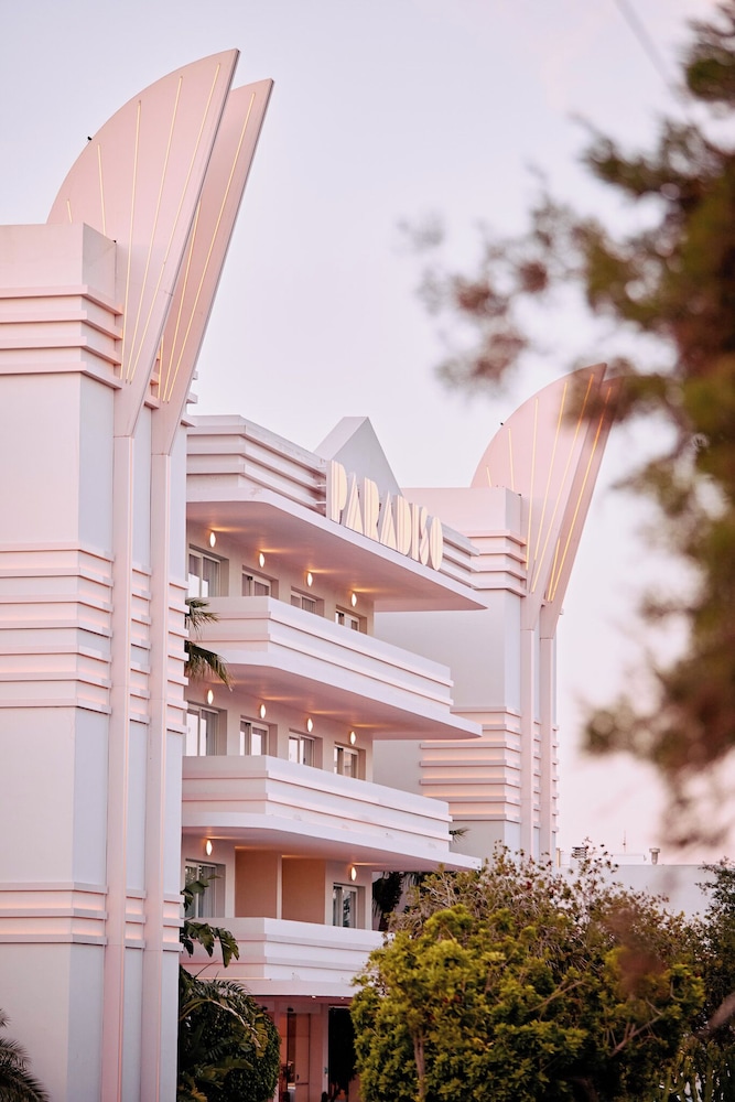 Paradiso Ibiza Art Hotel - Adults Only — Hotel building in San Antonio, Balearic Islands