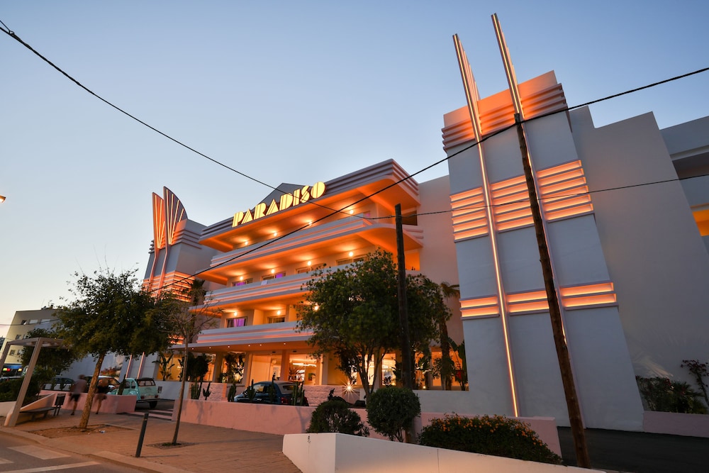 Paradiso Ibiza Art Hotel - Adults Only — Hotel building in San Antonio, Balearic Islands