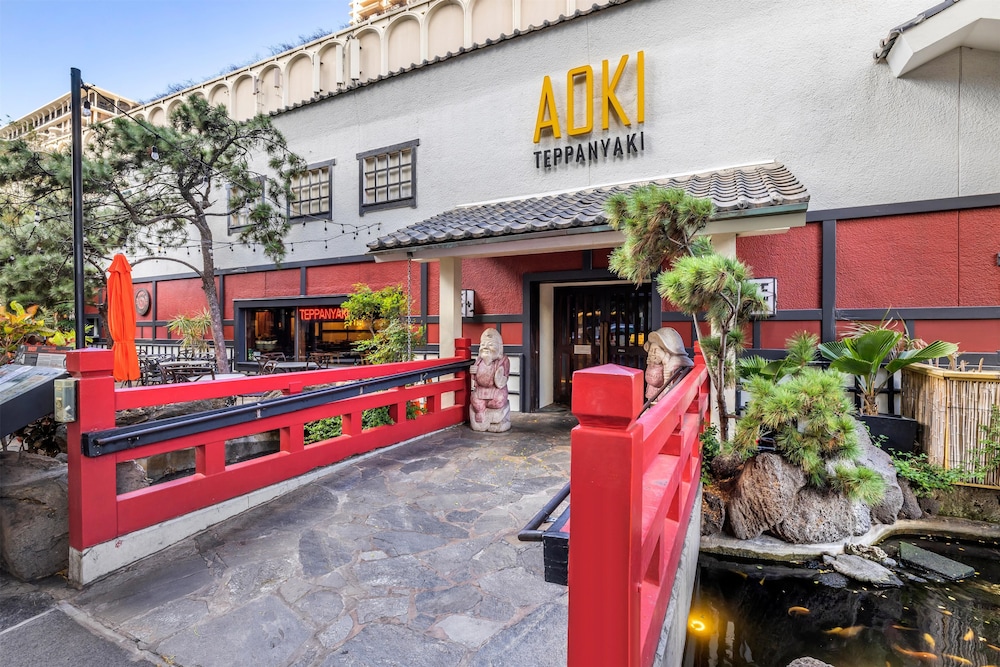 Hilton Grand Vacations Club at Hilton Hawaiian Village — Restaurant & bars in Honolulu, Hawaii