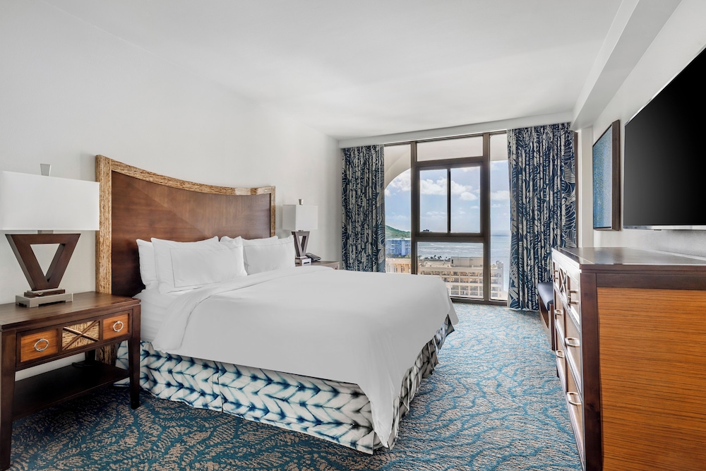 Hilton Grand Vacations Club at Hilton Hawaiian Village — Hotel rooms in Honolulu, Hawaii