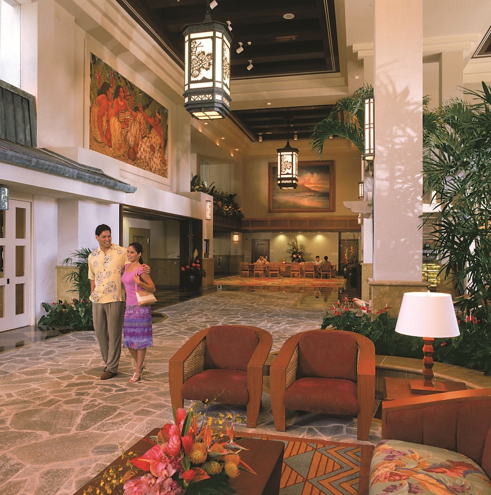 Hilton Grand Vacations Club at Hilton Hawaiian Village — Hotel building in Honolulu, Hawaii
