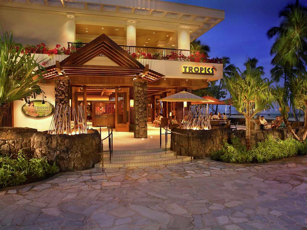 Hilton Grand Vacations Club at Hilton Hawaiian Village — Restaurant & bars in Honolulu, Hawaii
