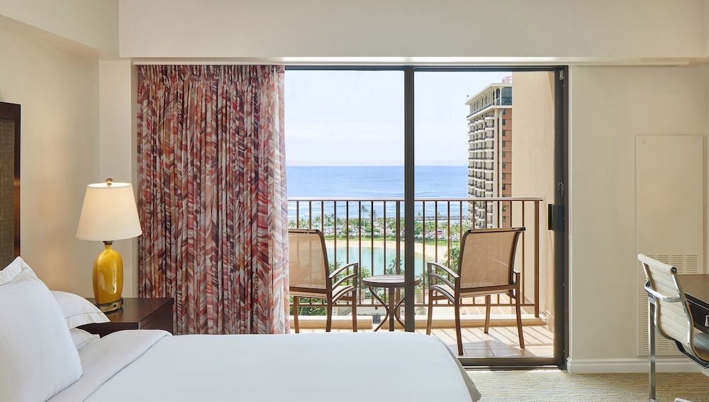 Hilton Grand Vacations Club at Hilton Hawaiian Village — Hotel rooms in Honolulu, Hawaii