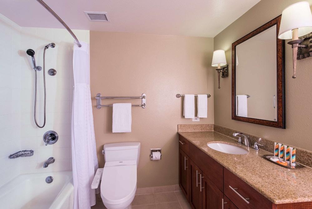 Hilton Grand Vacations Club at Hilton Hawaiian Village — Hotel rooms in Honolulu, Hawaii