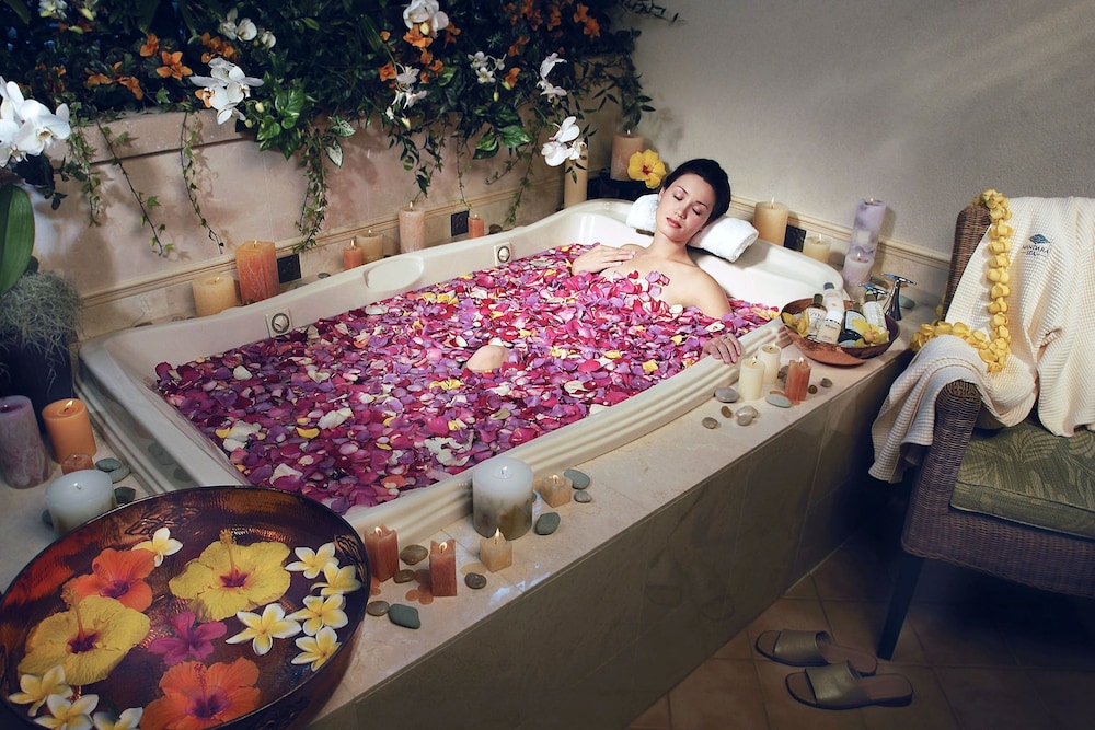 Hilton Grand Vacations Club at Hilton Hawaiian Village — Spa in Honolulu, Hawaii