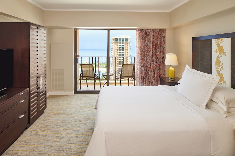 Hilton Grand Vacations Club at Hilton Hawaiian Village — Hotel rooms in Honolulu, Hawaii