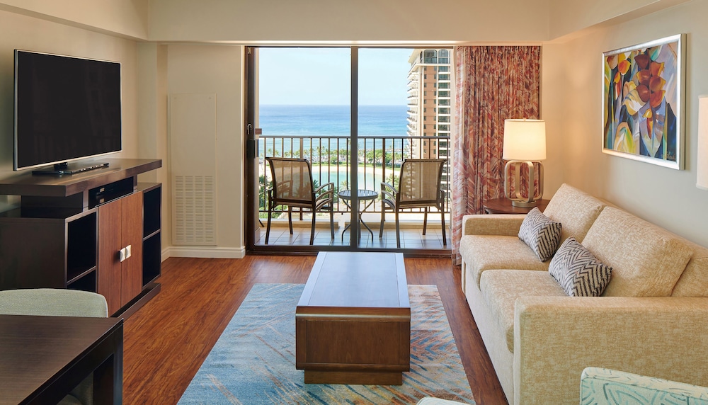 Hilton Grand Vacations Club at Hilton Hawaiian Village — Hotel rooms in Honolulu, Hawaii