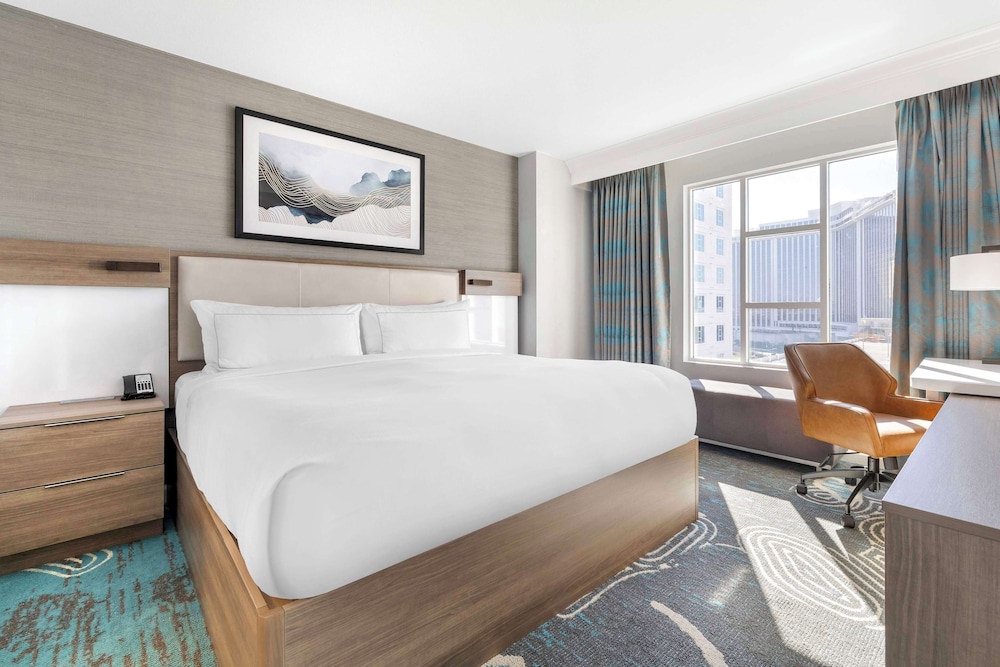 Hilton Grand Vacations Club Paradise Las Vegas — Hotel rooms in Las Vegas, Nevada