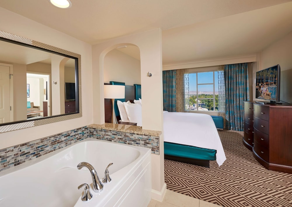 Hilton Grand Vacations Club Paradise Las Vegas — Hotel rooms in Las Vegas, Nevada