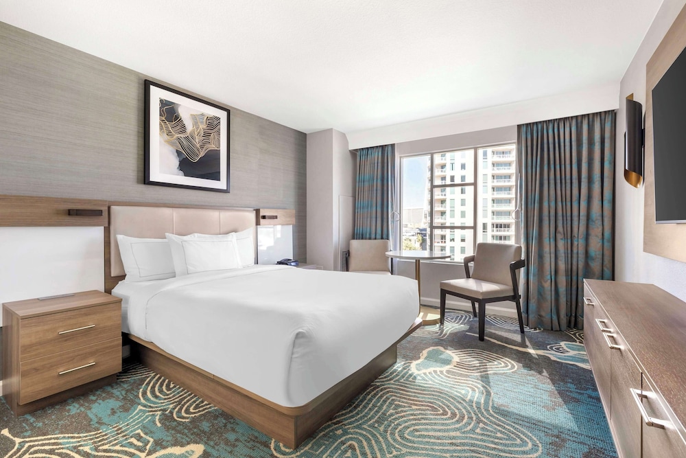 Hilton Grand Vacations Club Paradise Las Vegas — Hotel rooms in Las Vegas, Nevada