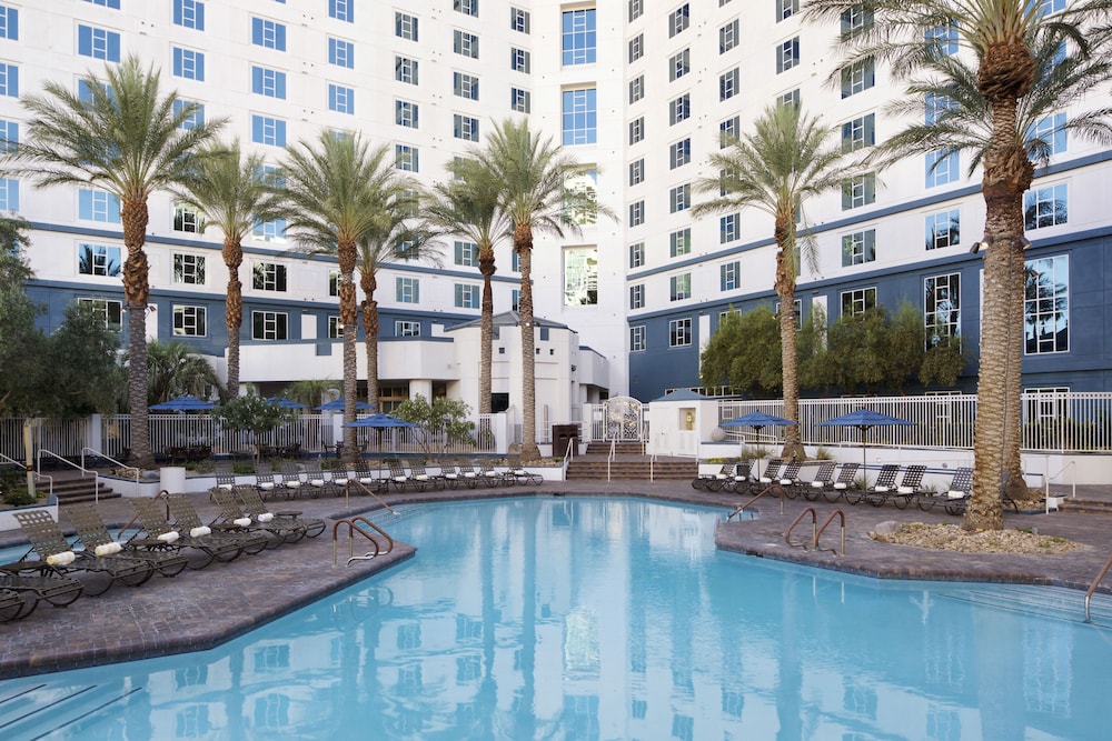 Hilton Grand Vacations Club Paradise Las Vegas — Swimming pool in Las Vegas, Nevada