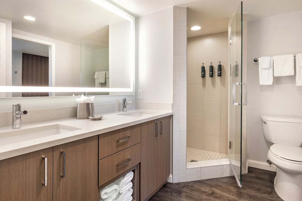 Hilton Grand Vacations Club Paradise Las Vegas — Hotel rooms in Las Vegas, Nevada