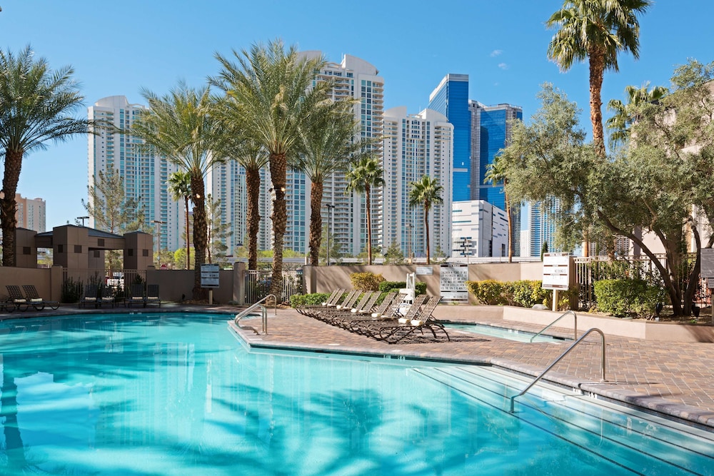 Hilton Grand Vacations Club Paradise Las Vegas — Swimming pool in Las Vegas, Nevada