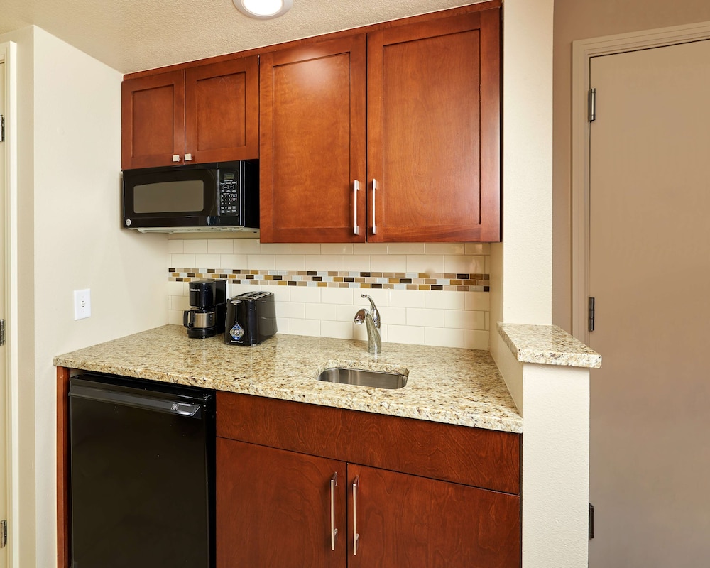 Hilton Grand Vacations Club Paradise Las Vegas — Hotel rooms in Las Vegas, Nevada
