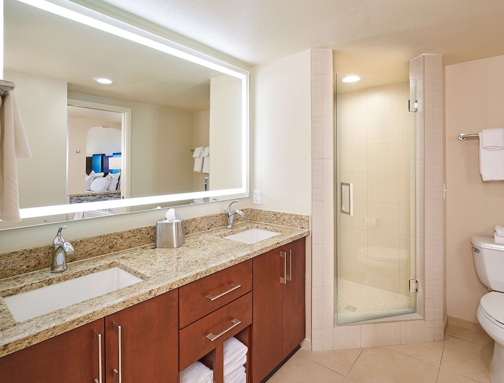 Hilton Grand Vacations Club Paradise Las Vegas — Hotel rooms in Las Vegas, Nevada