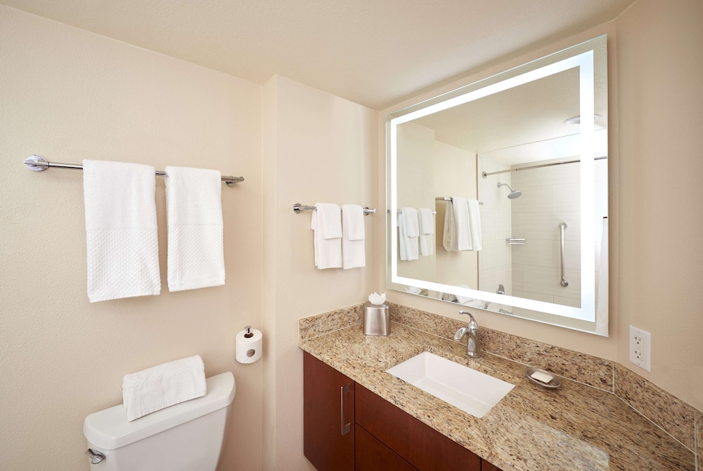 Hilton Grand Vacations Club Paradise Las Vegas — Hotel rooms in Las Vegas, Nevada