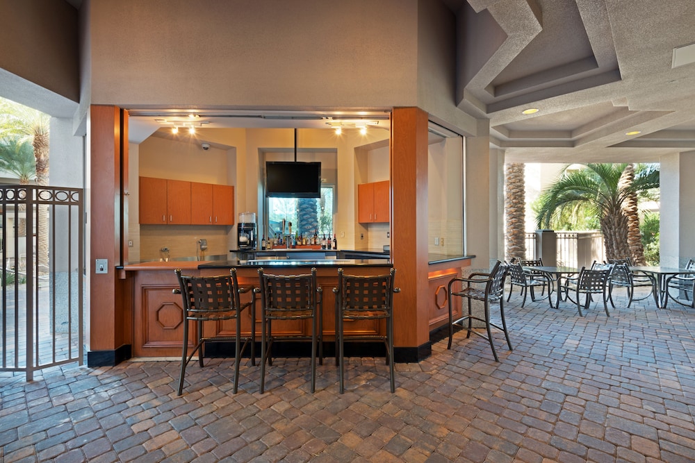Hilton Grand Vacations Club Paradise Las Vegas — Restaurant & bars in Las Vegas, Nevada