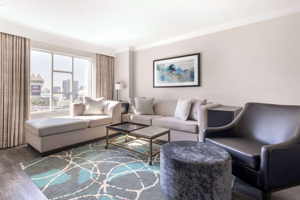Hilton Grand Vacations Club Paradise Las Vegas — Hotel rooms in Las Vegas, Nevada