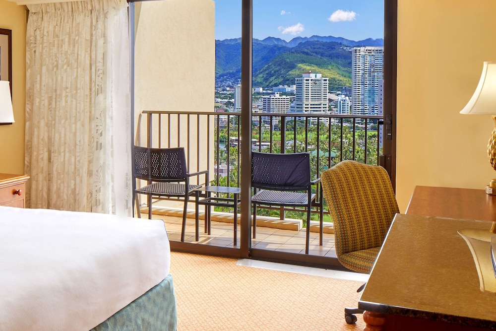 Hilton Hawaiian Village Waikiki Beach Resort — Hotel rooms in Honolulu, Hawaii