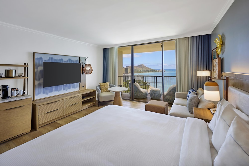 Hilton Hawaiian Village Waikiki Beach Resort — Hotel rooms in Honolulu, Hawaii