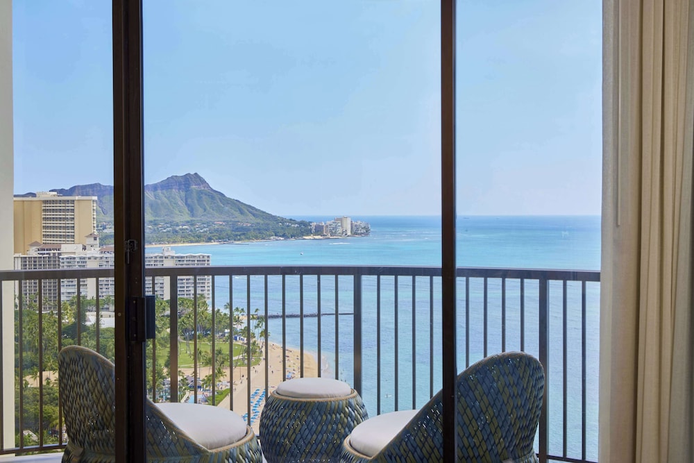 Hilton Hawaiian Village Waikiki Beach Resort — Hotel rooms in Honolulu, Hawaii