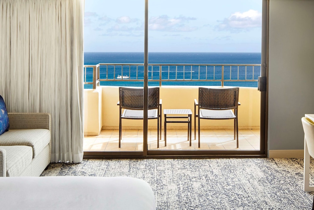 Hilton Hawaiian Village Waikiki Beach Resort — Hotel rooms in Honolulu, Hawaii