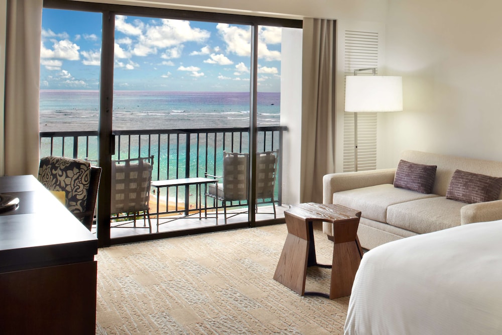 Hilton Hawaiian Village Waikiki Beach Resort — Hotel rooms in Honolulu, Hawaii