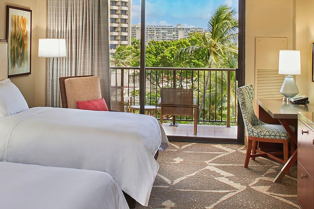 Hilton Hawaiian Village Waikiki Beach Resort — Hotel rooms in Honolulu, Hawaii