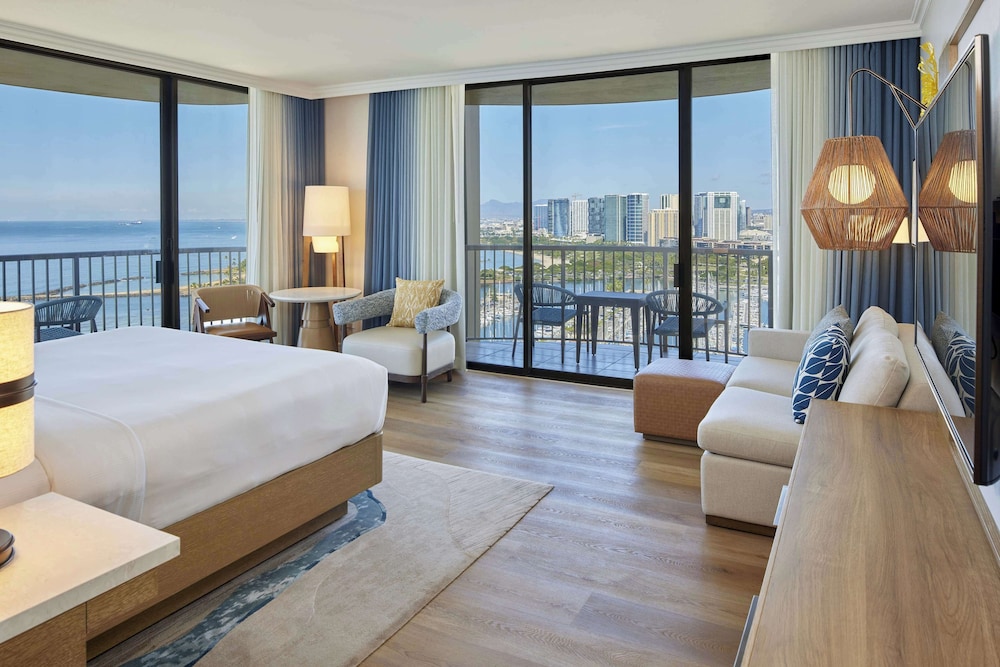 Hilton Hawaiian Village Waikiki Beach Resort — Hotel rooms in Honolulu, Hawaii
