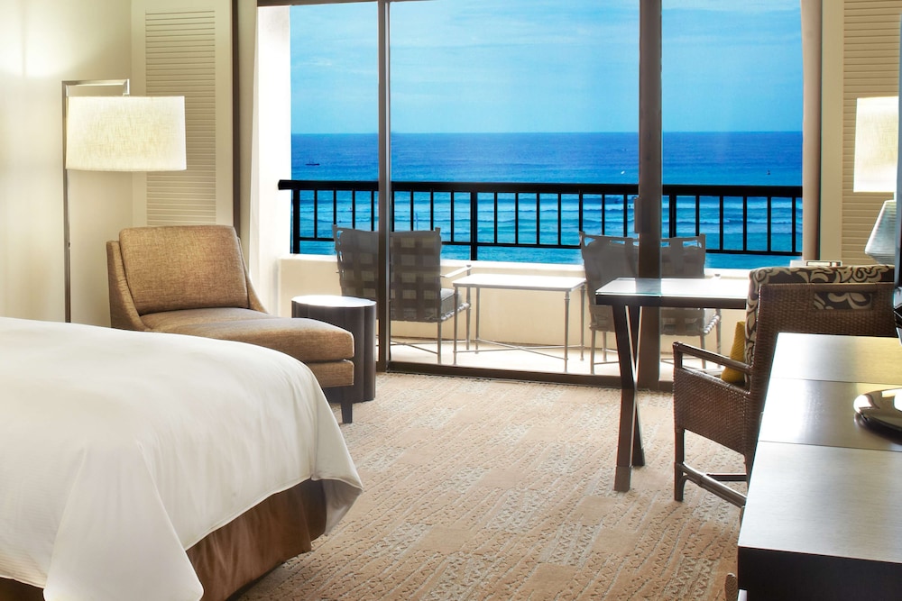 Hilton Hawaiian Village Waikiki Beach Resort — Hotel rooms in Honolulu, Hawaii