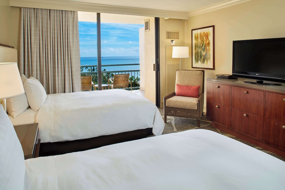 Hilton Hawaiian Village Waikiki Beach Resort — Hotel rooms in Honolulu, Hawaii