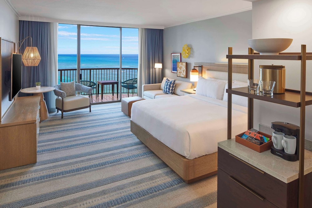 Hilton Hawaiian Village Waikiki Beach Resort — Hotel rooms in Honolulu, Hawaii
